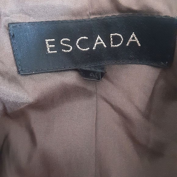 Escada dark brown blazer size 40. - Picture 2 of 4